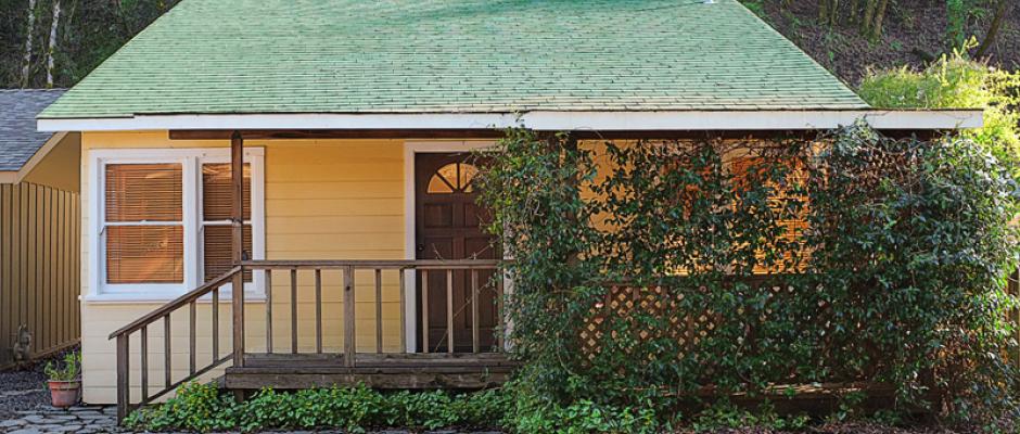 Cottage on the Russian River in Healdsburg